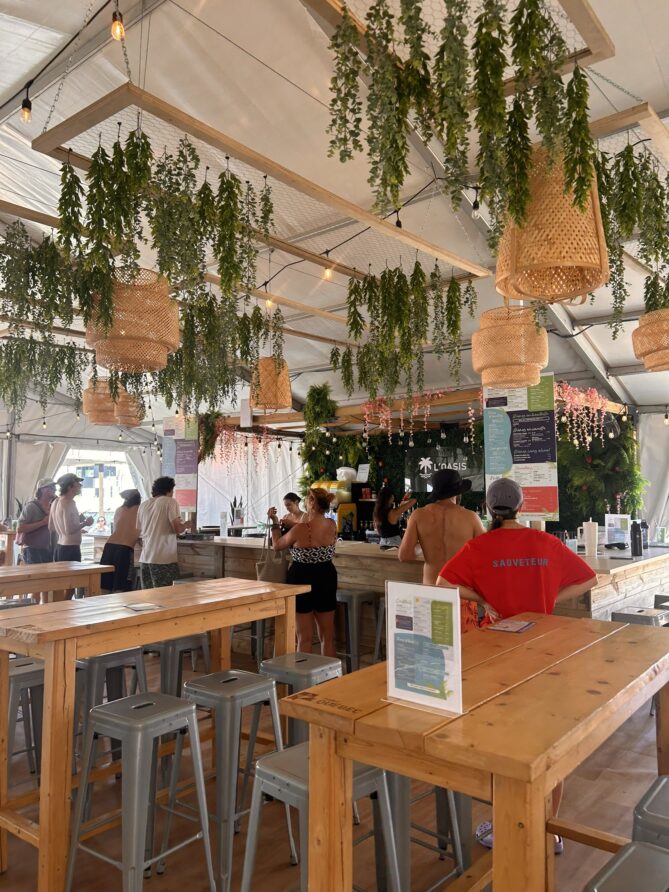 terrasse intérieure de l'Oasis